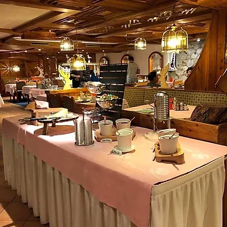 Hotell Hotel City 3*